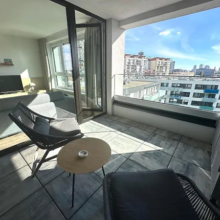 New Modern Near Tipos Arena With Parking *