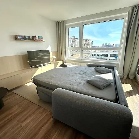 New Modern Near Tipos Arena With Parking *