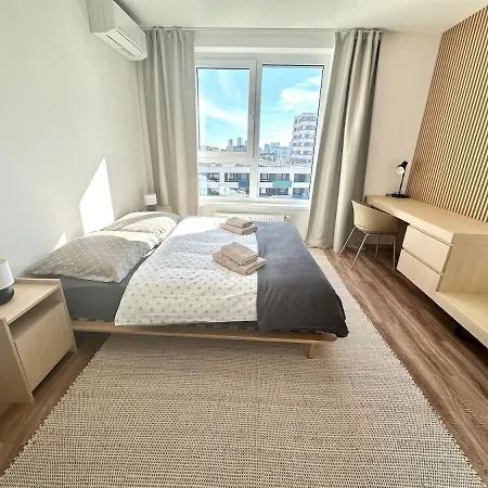 New Modern Near Tipos Arena With Parking * 布拉迪斯拉发