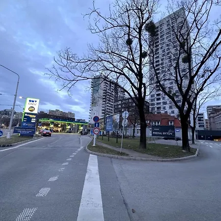 New Modern Near Tipos Arena With Parking Lägenhet *