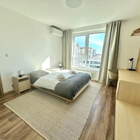 New Modern Near Tipos Arena With Parking Apartment